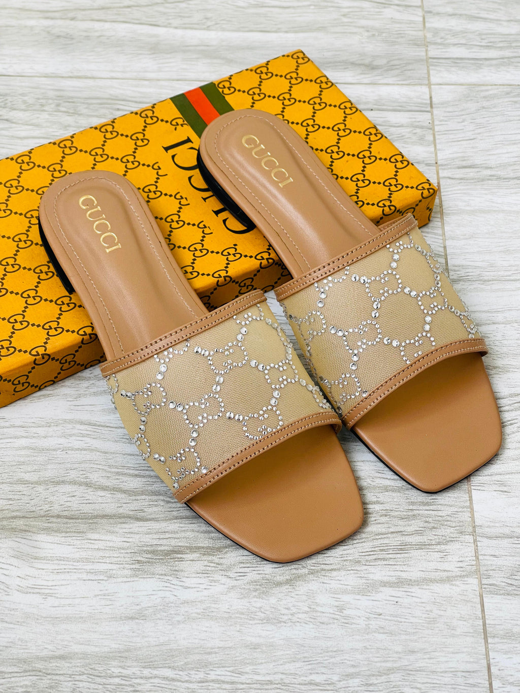 GUCCI SLIDES
