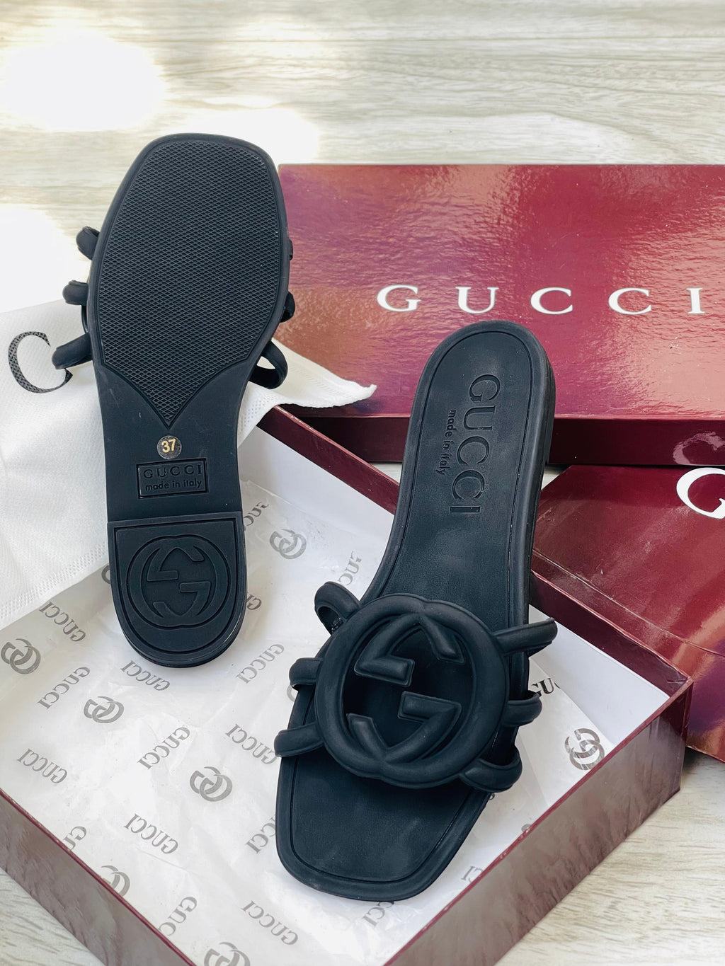 GUCCI GG JELLY SLIDES