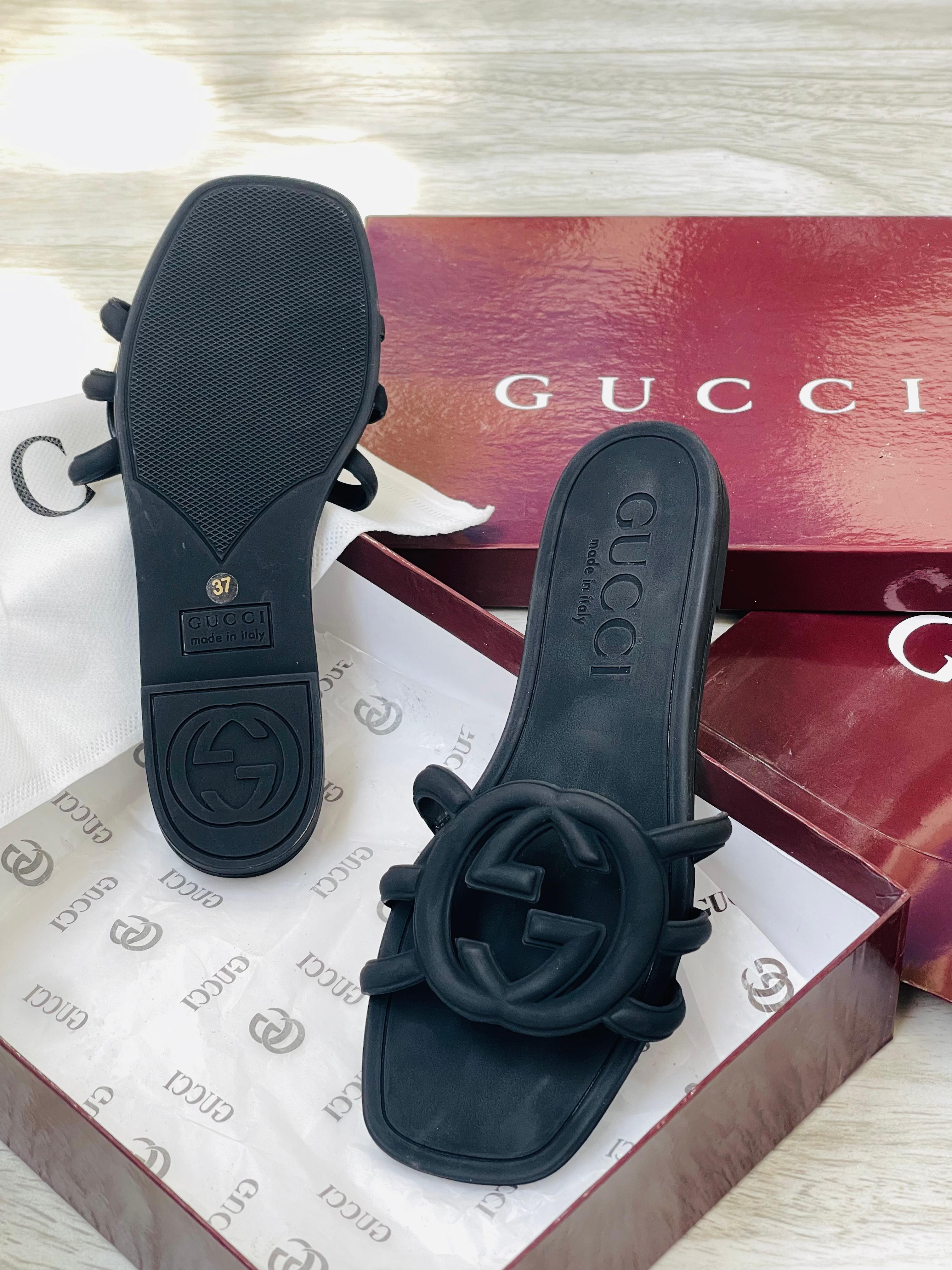GUCCI GG JELLY SLIDES
