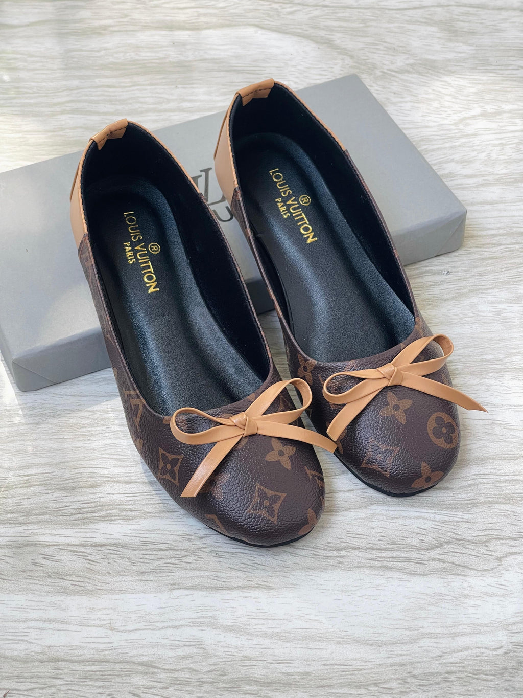 LV Bow Flat Pumpy Style