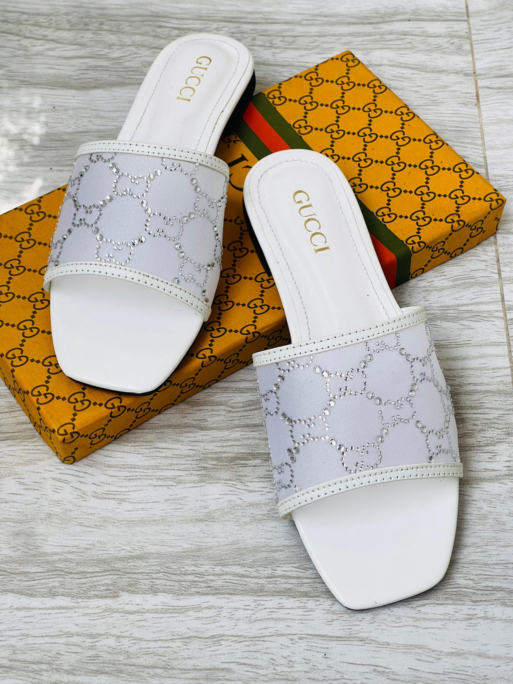 GUCCI SLIDES