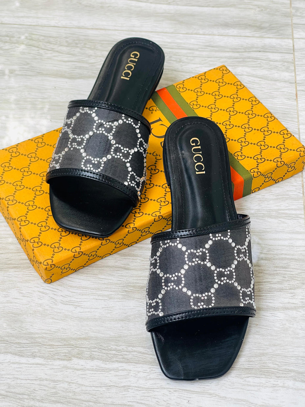GUCCI SLIDES